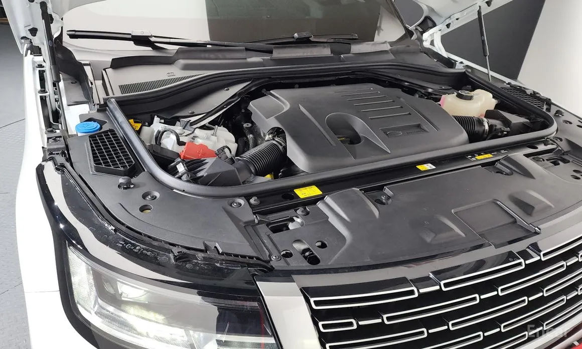 Photo 6 - Land Rover Range Rover