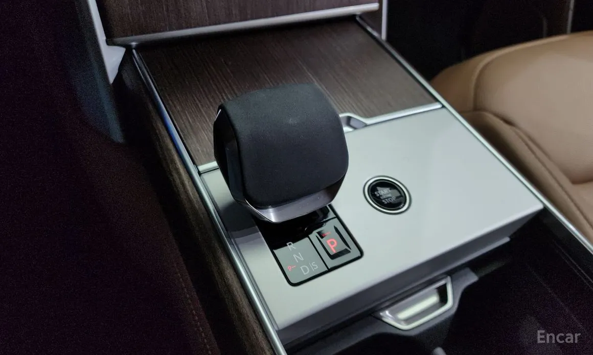 Photo 9 - Land Rover Range Rover