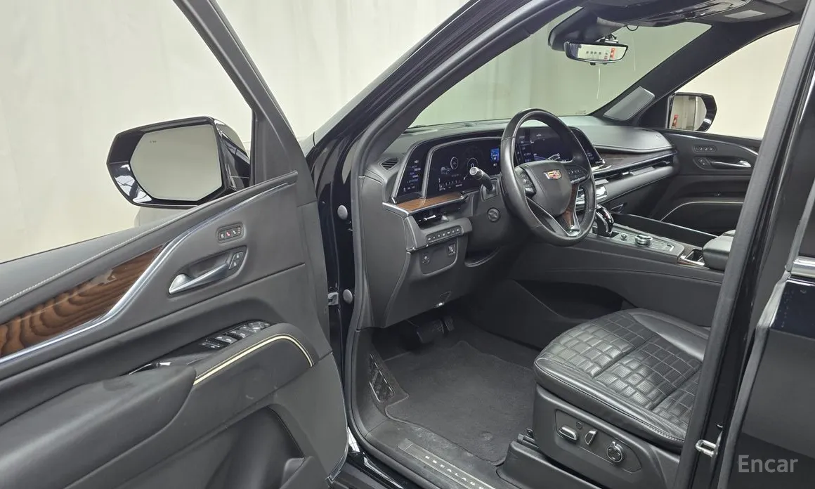 Фото 10 - Cadillac Escalade