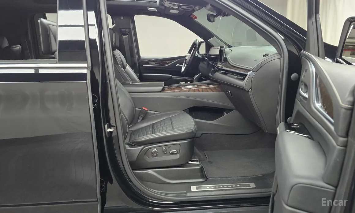 Фото 11 - Cadillac Escalade