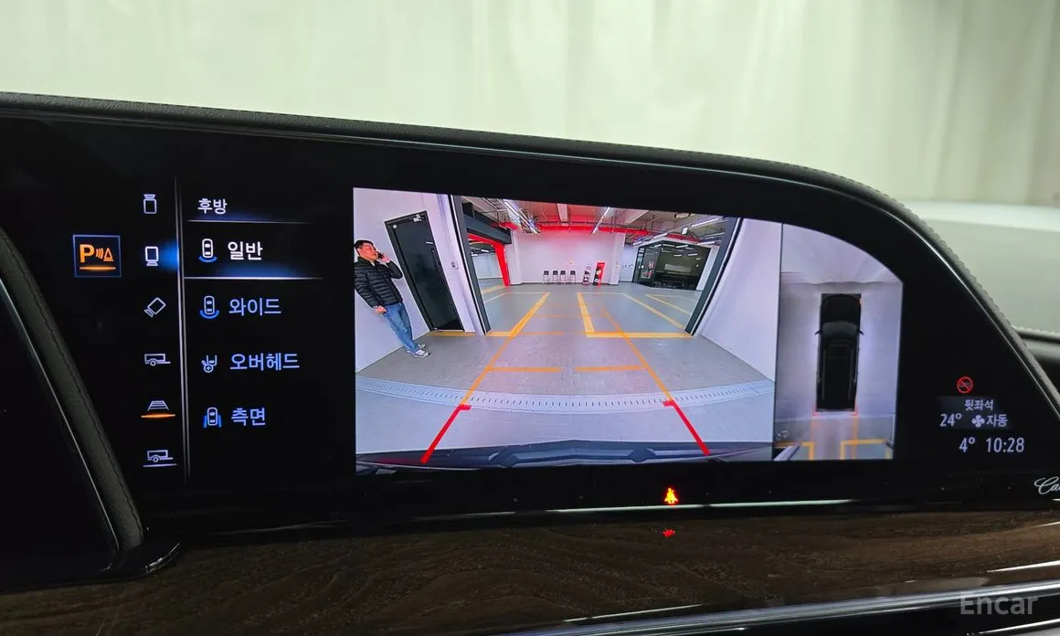 Фото 15 - Cadillac Escalade