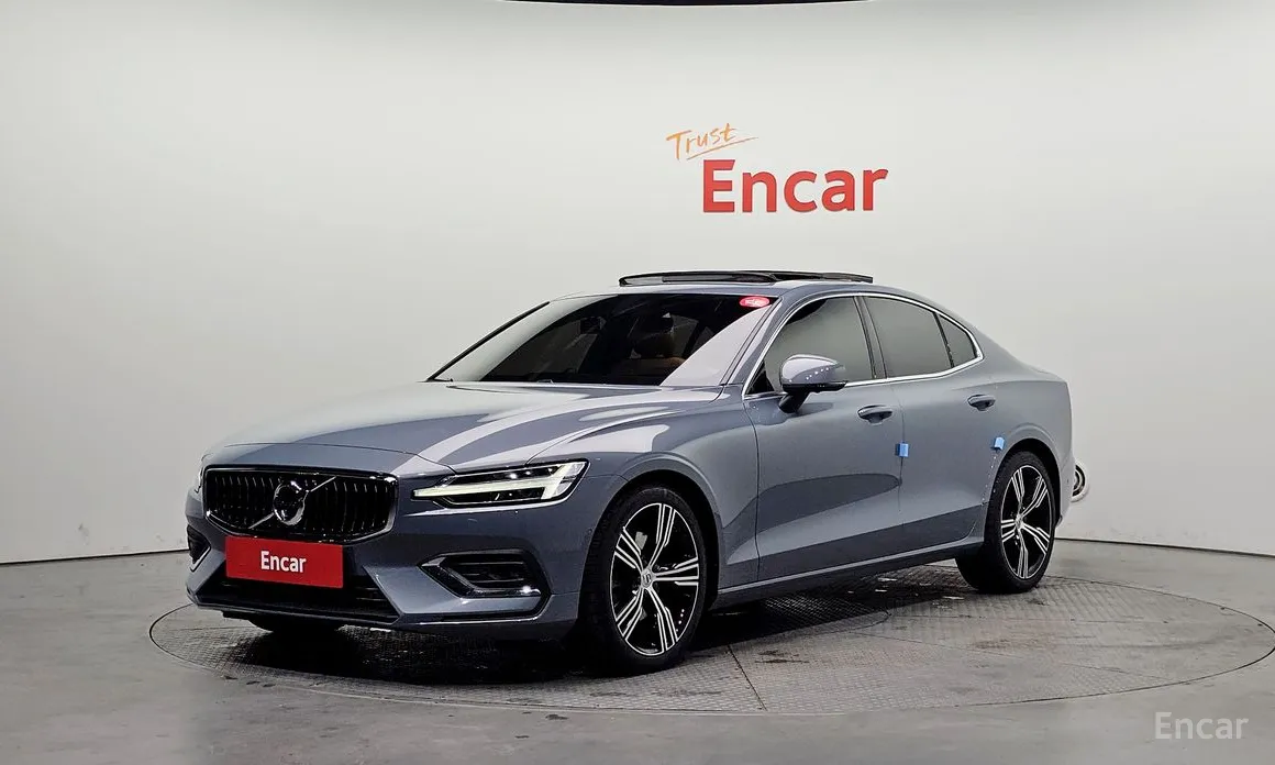 Фото 1 - Volvo S60