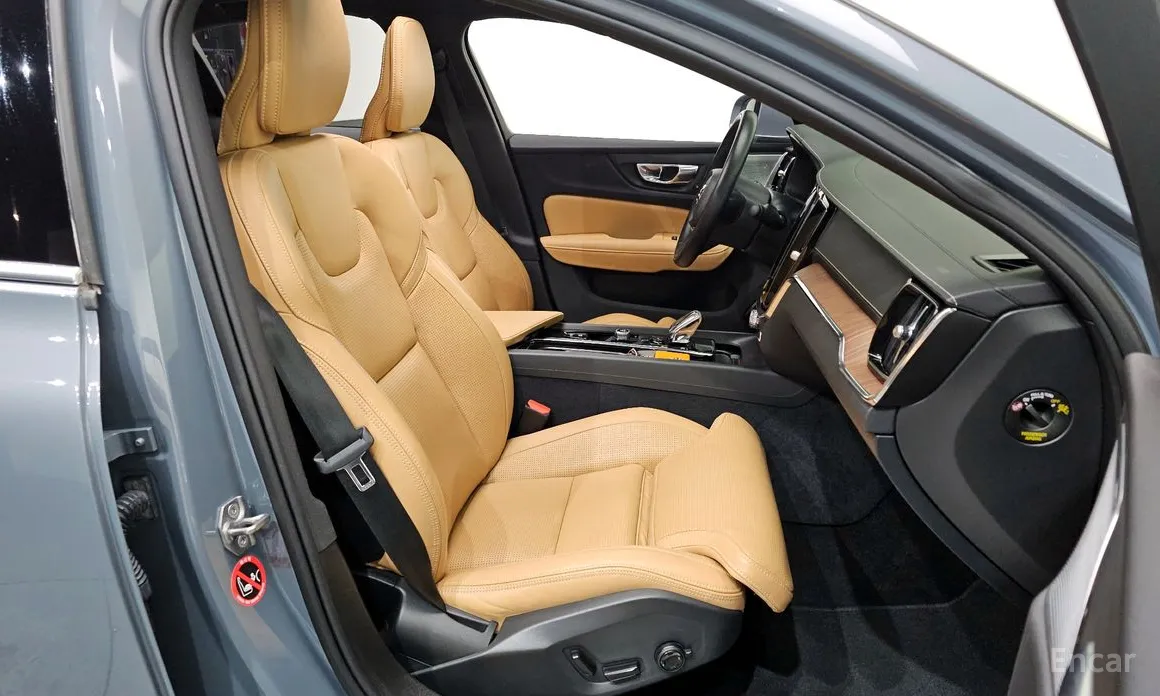 Фото 12 - Volvo S60