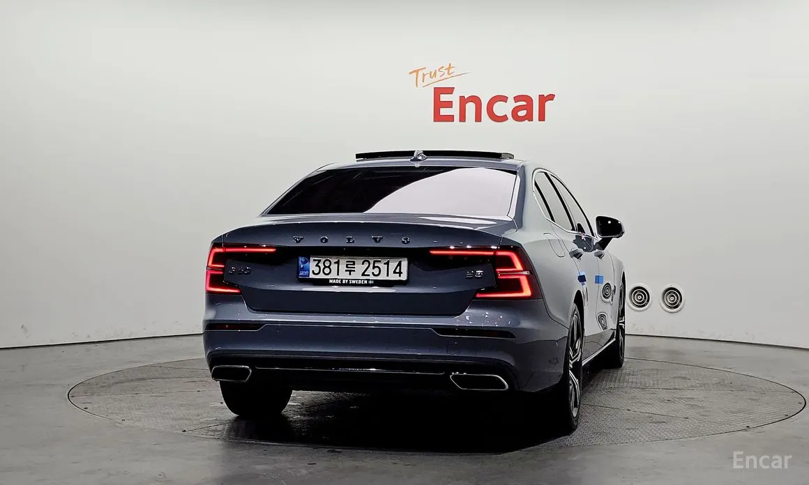 Фото 4 - Volvo S60