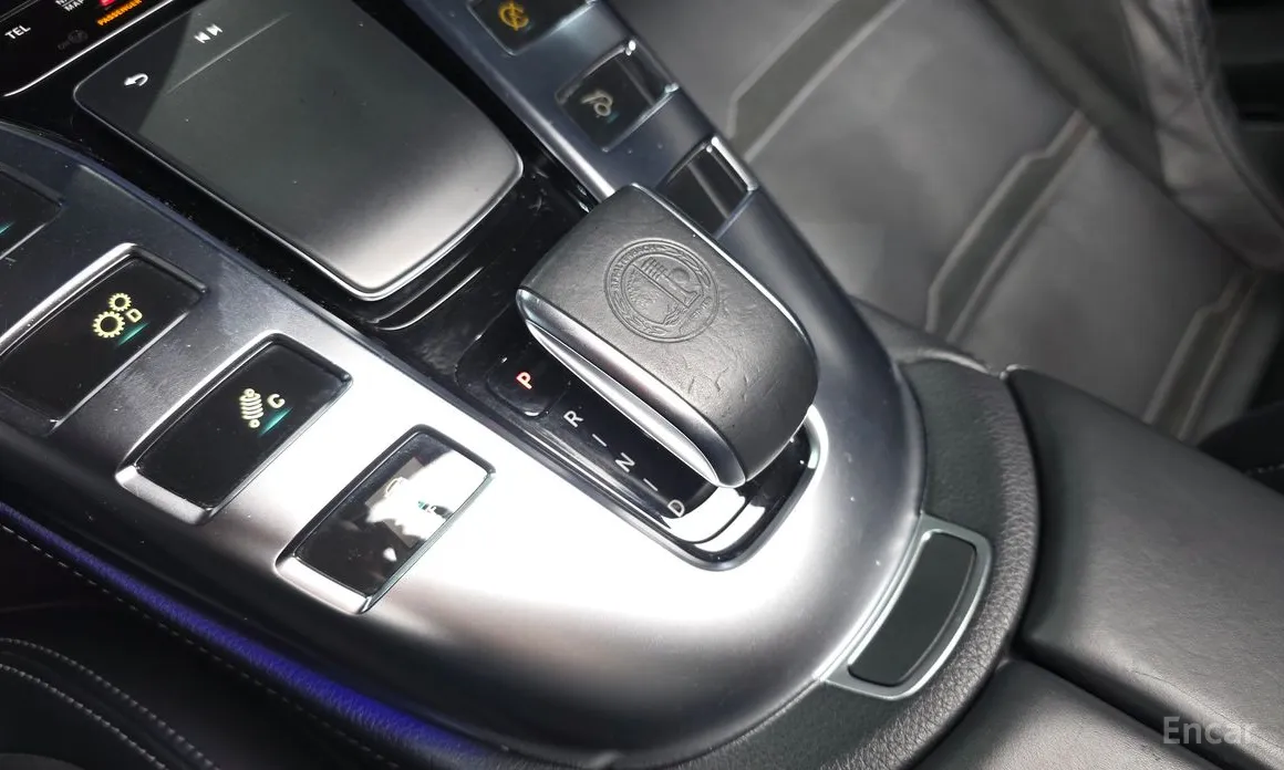 Photo 9 - Mercedes-Benz AMG GT