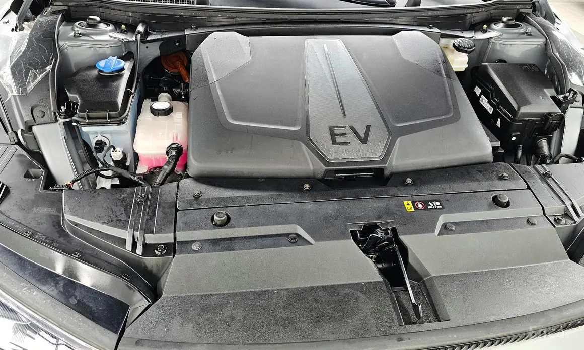 Фото 6 - Kia EV6