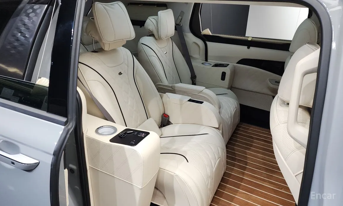 Фото 12 - Kia Carnival