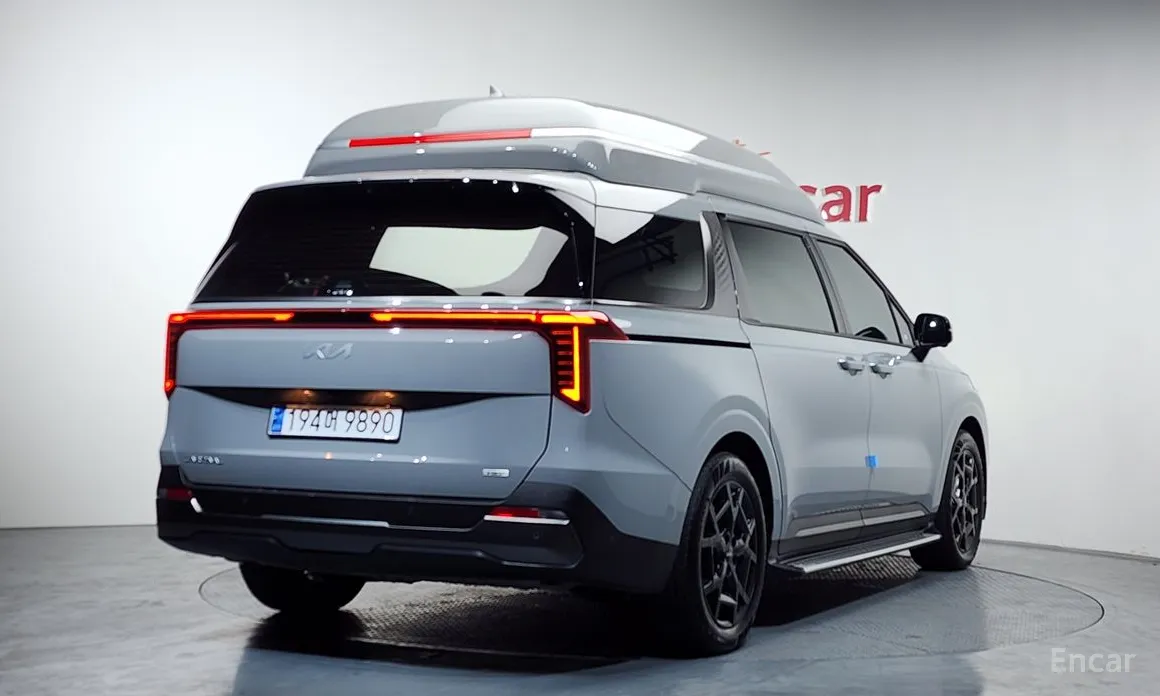 Фото 2 - Kia Carnival