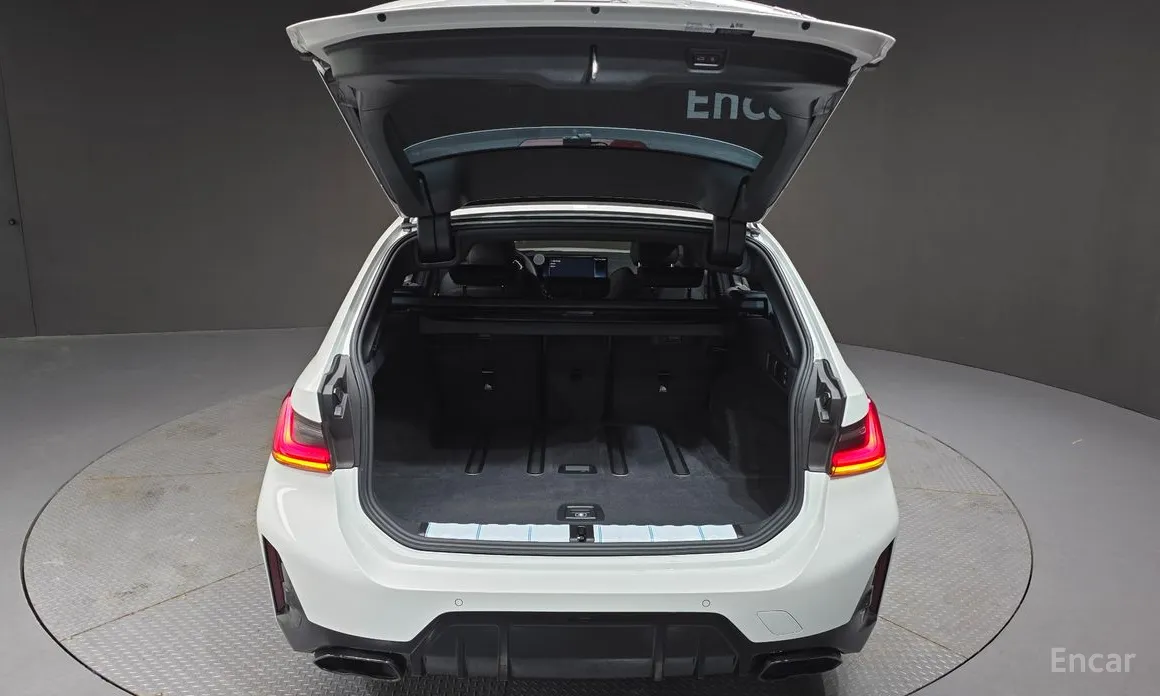 Photo 20 - BMW 3 Series