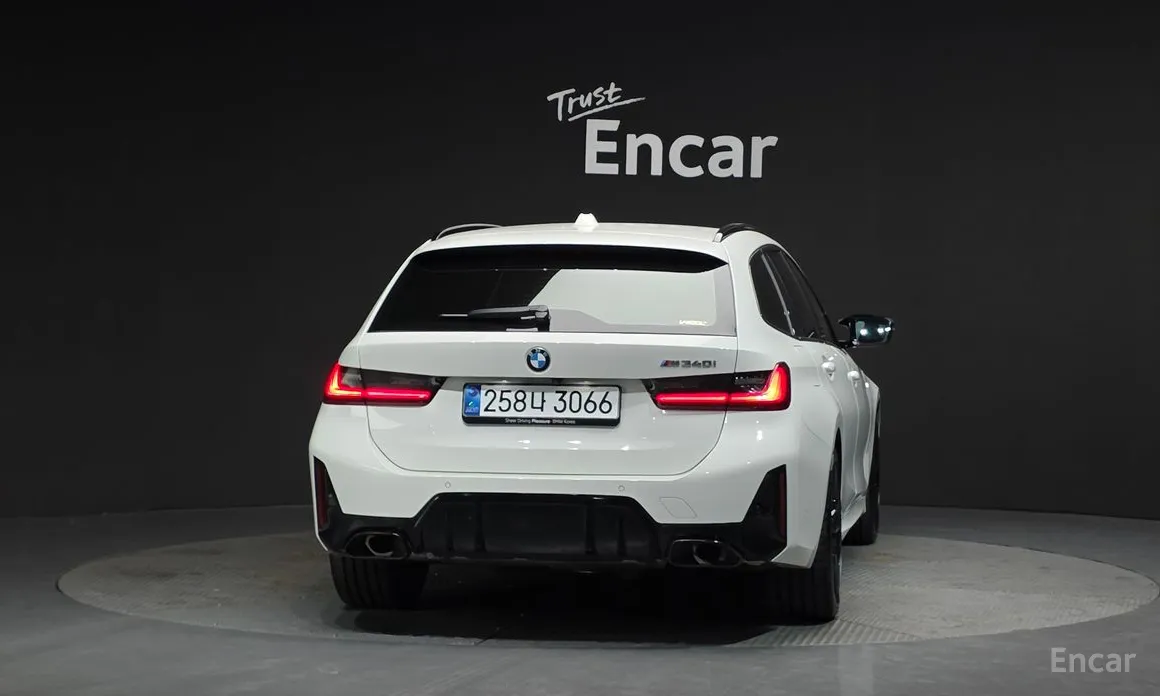 Photo 4 - BMW 3 Series