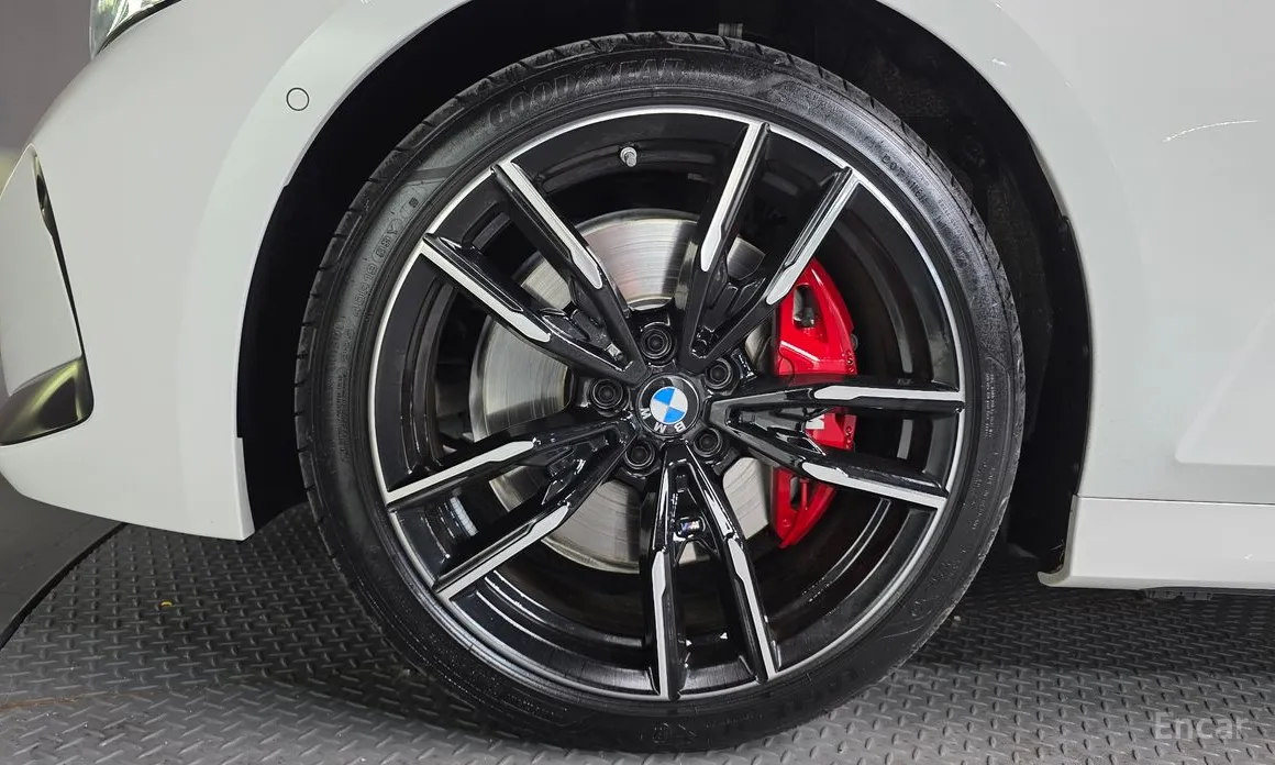 Photo 5 - BMW 3 Series