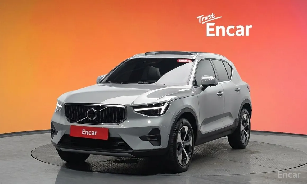 Фото 1 - Volvo XC40