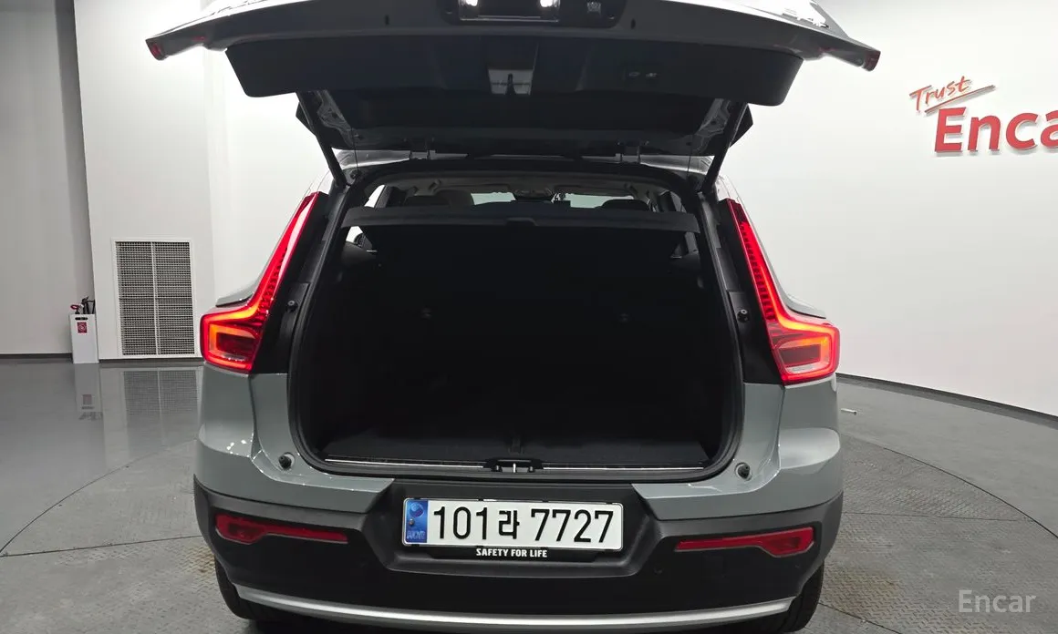 Фото 20 - Volvo XC40