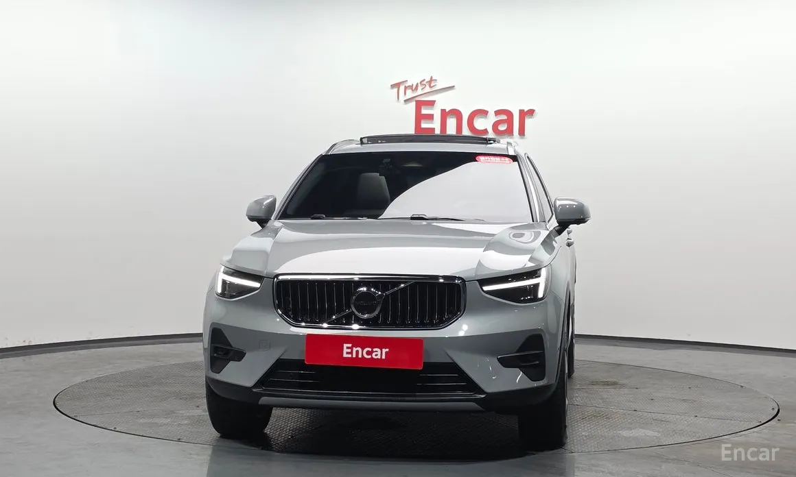 Фото 3 - Volvo XC40