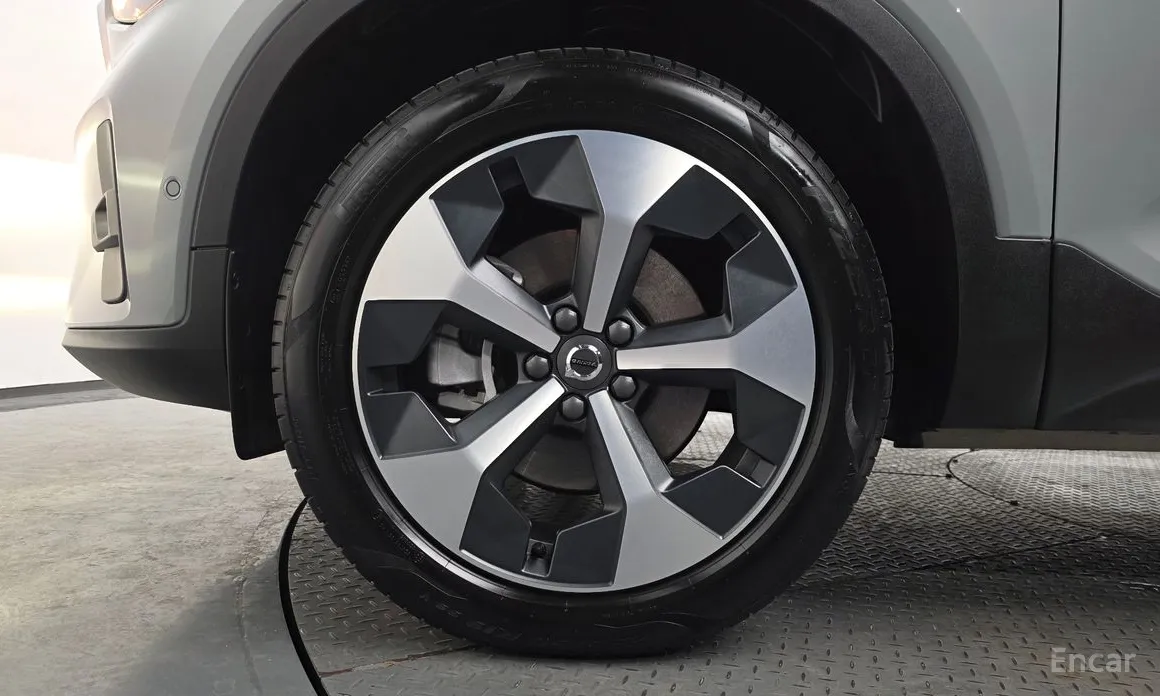 Фото 5 - Volvo XC40