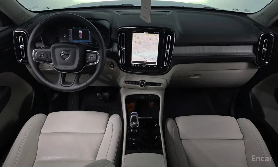 Фото 7 - Volvo XC40