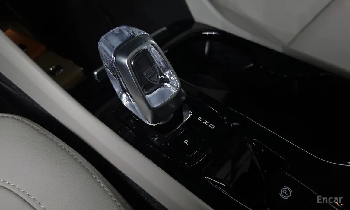 Фото 9 - Volvo XC40