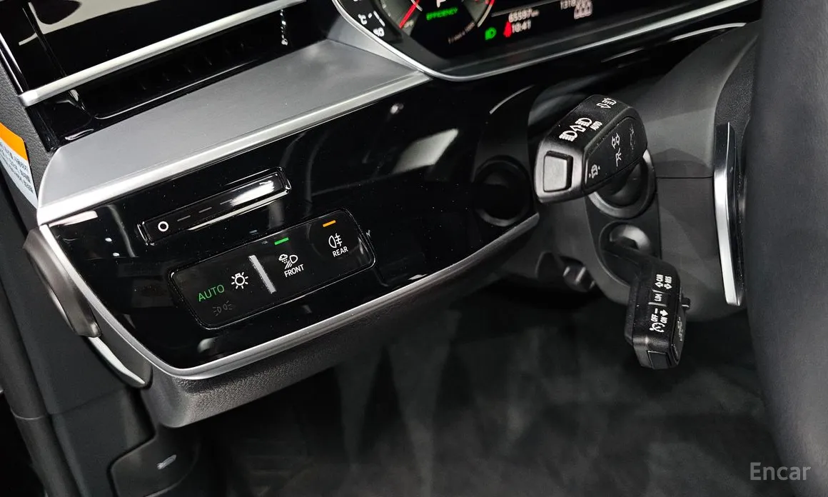 Фото 12 - Audi A8