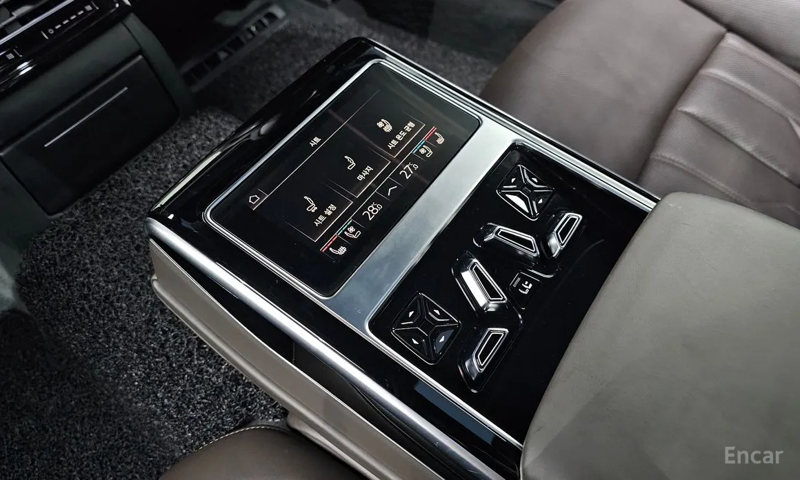 Фото 17 - Audi A8