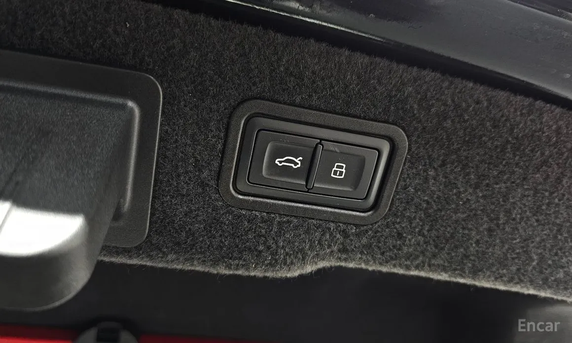 Фото 19 - Audi A8