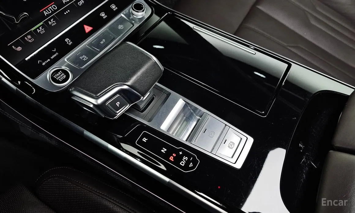 Фото 9 - Audi A8