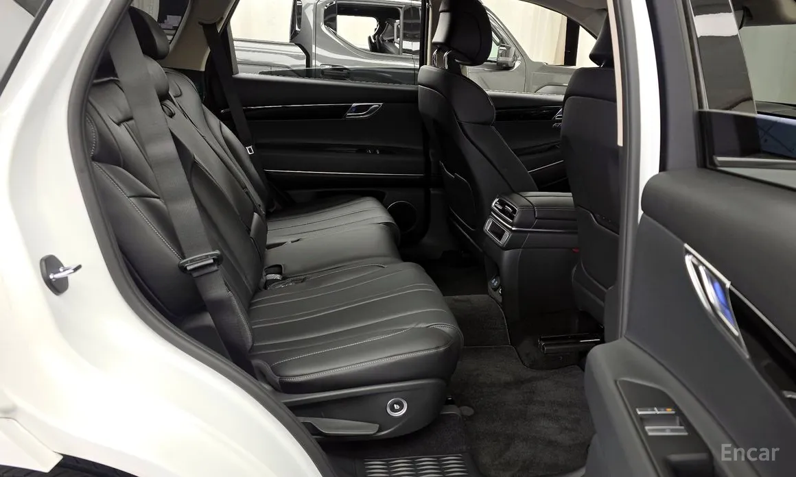 Фото 12 - Genesis GV80