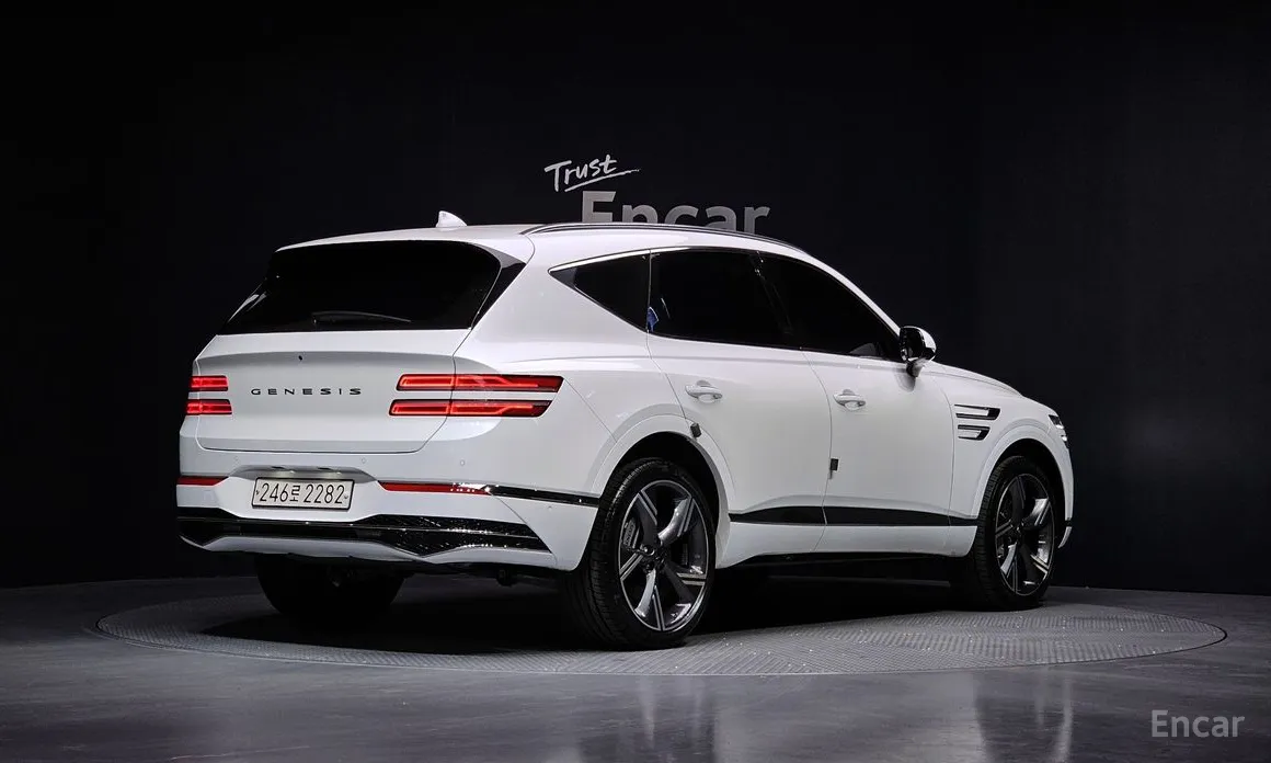 Фото 2 - Genesis GV80