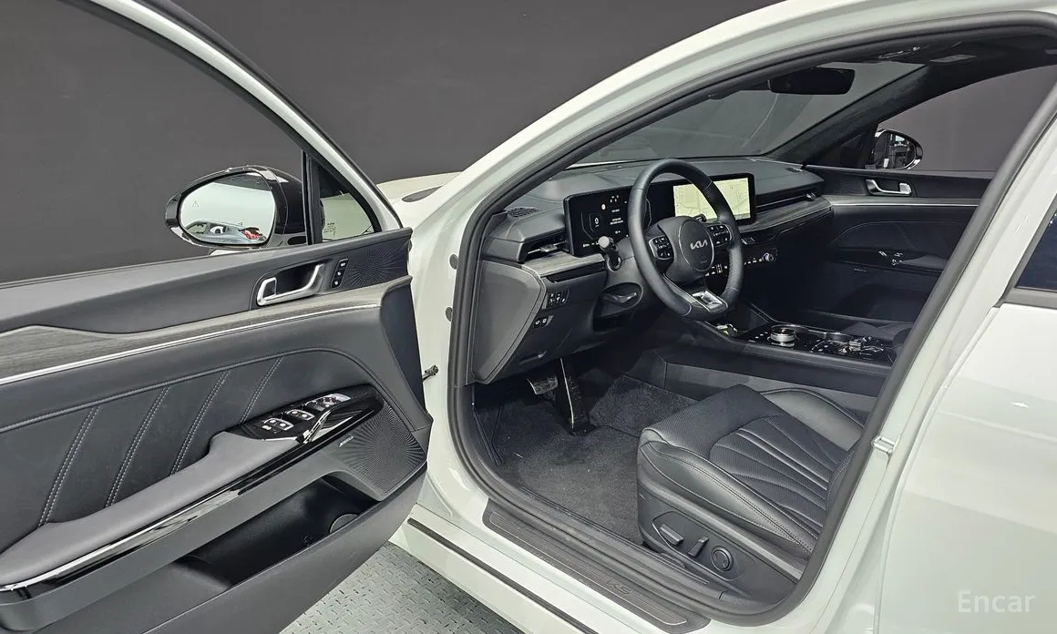 Фото 10 - Kia K5