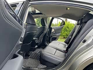 Фото 6 - Lexus ES