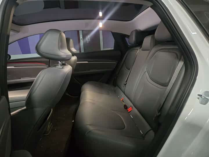 Фото 5 - XPeng Mona M03