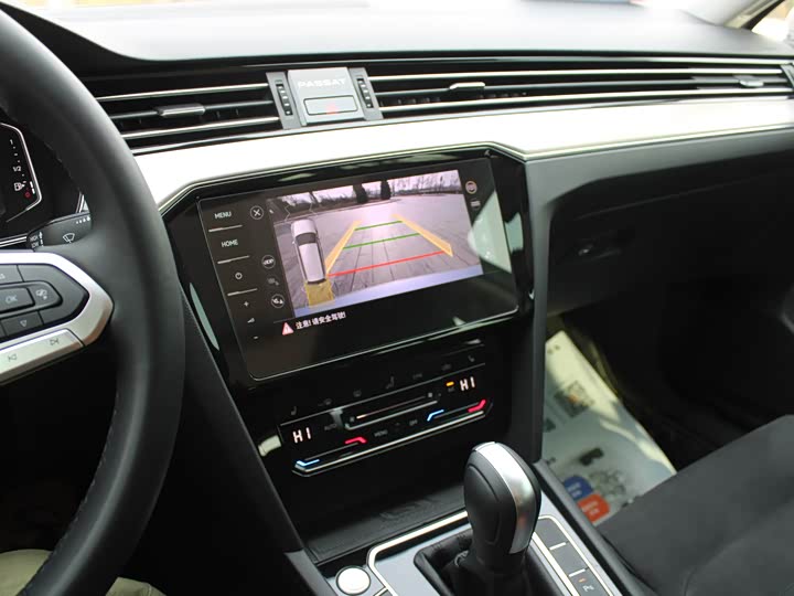 Фото 9 - Volkswagen Passat Variant