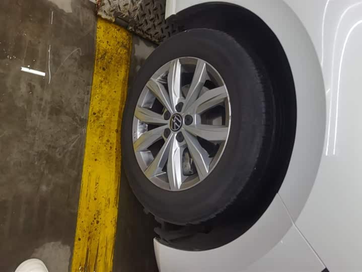 Фото 6 - Volkswagen Polo