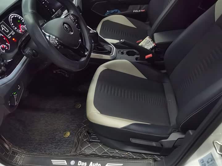 Фото 9 - Volkswagen Polo