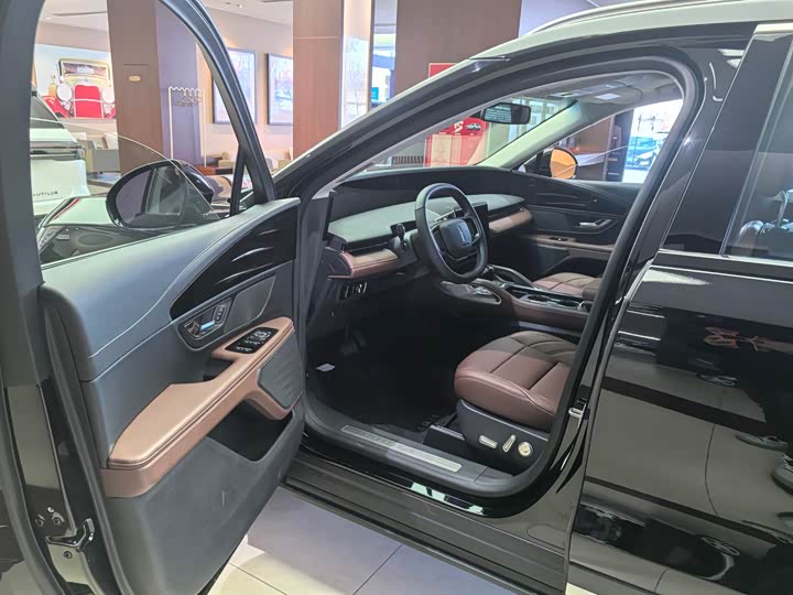 Фото 5 - Lincoln Nautilus