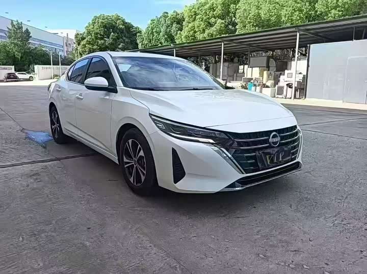 Фото 3 - Nissan Sylphy