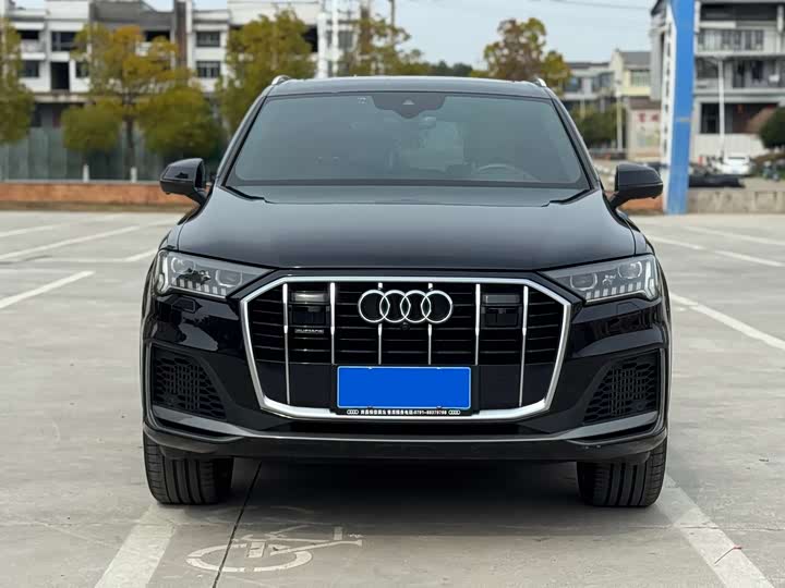 Фото 2 - Audi Q7