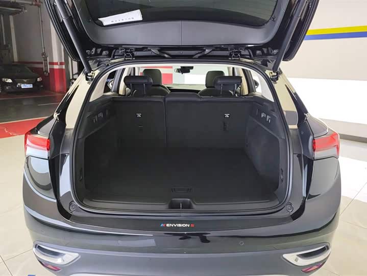 Photo 4 - Buick Envision Plus