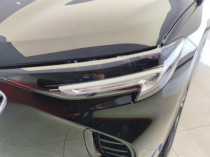 Photo 5 - Buick Envision Plus