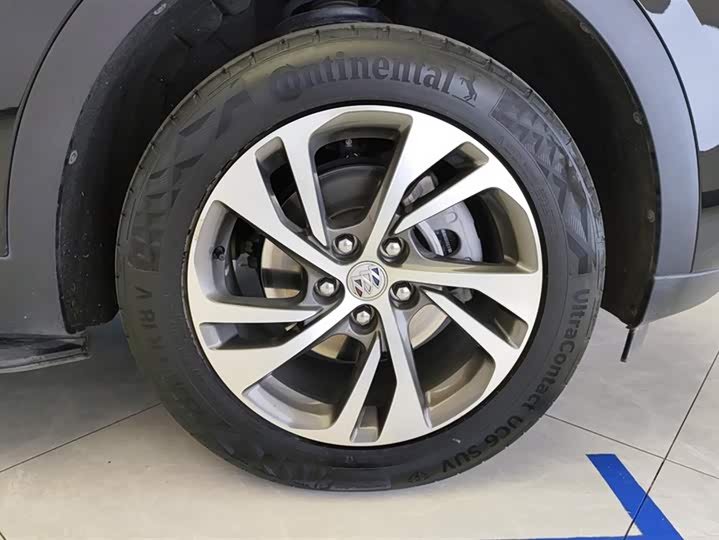 Photo 6 - Buick Envision Plus