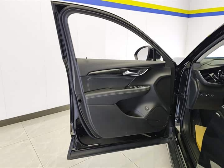 Photo 7 - Buick Envision Plus