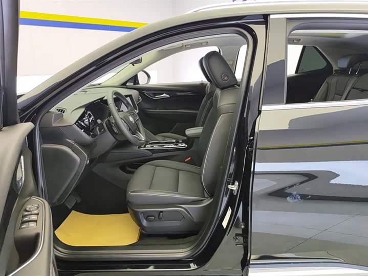 Photo 9 - Buick Envision Plus