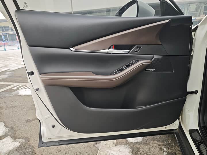 Фото 7 - Mazda CX-30