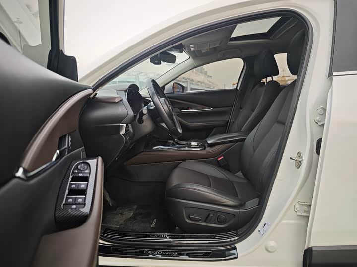 Фото 8 - Mazda CX-30