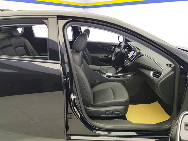 Фото 8 - Chevrolet Malibu XL