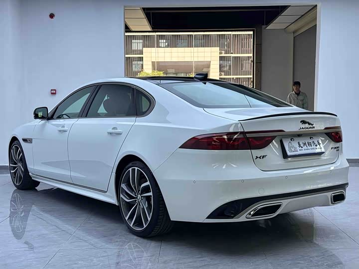 Фото 7 - Jaguar XF L