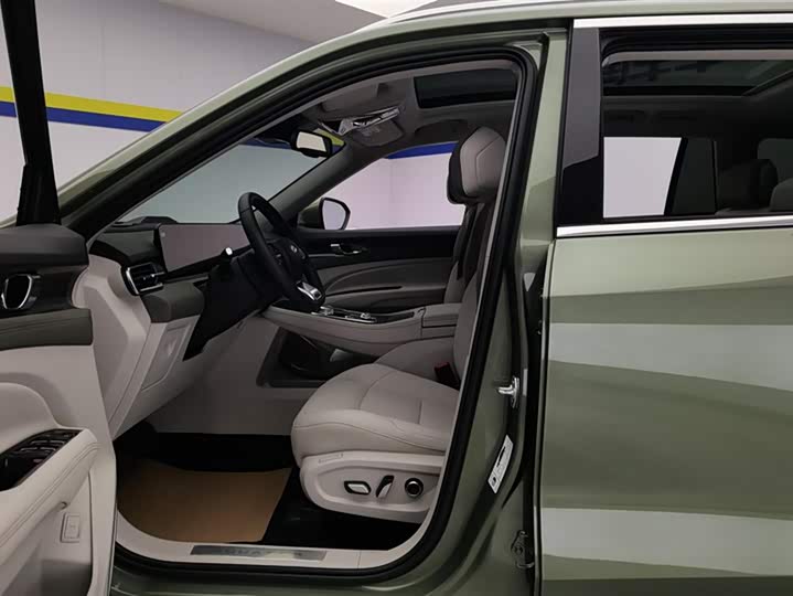 Фото 9 - Ford Equator Hybrid