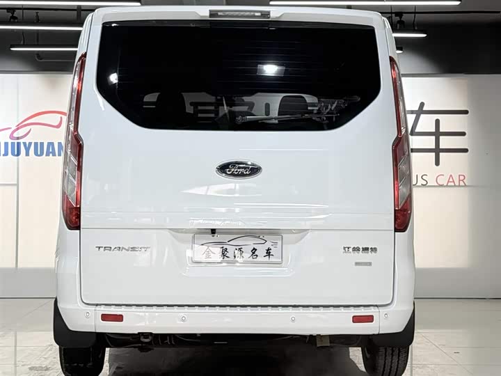 Фото 5 - Ford Tourneo
