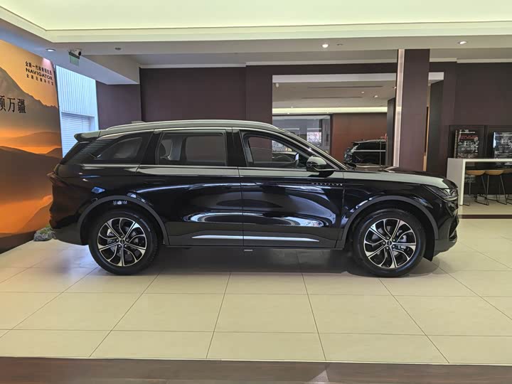 Фото 2 - Lincoln Nautilus