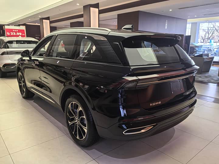 Фото 3 - Lincoln Nautilus