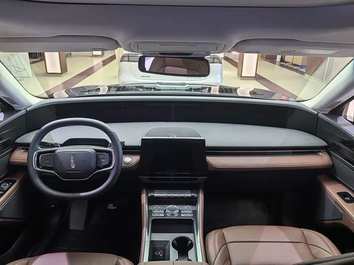 Фото 4 - Lincoln Nautilus